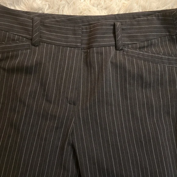 New Directions Women’s Dress Pants Gray Pin Stripe Size 14 Inseam 33" - Picture 2 of 7